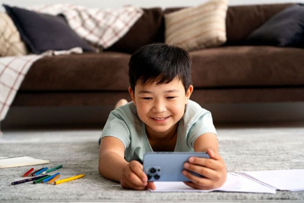 Peran Pendidikan Karakter Digital dalam Membentuk Perilaku Siswa di Era Modern